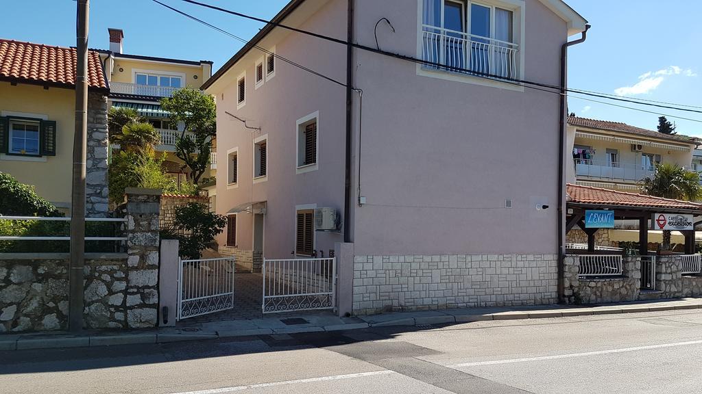 Apartman Sevilya Kostrena Exterior foto