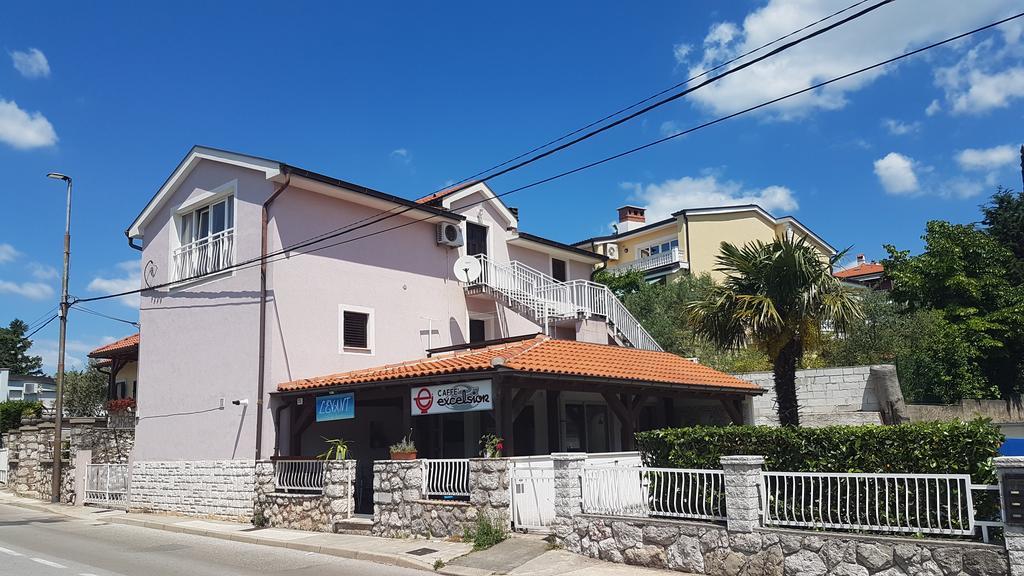 Apartman Sevilya Kostrena Exterior foto